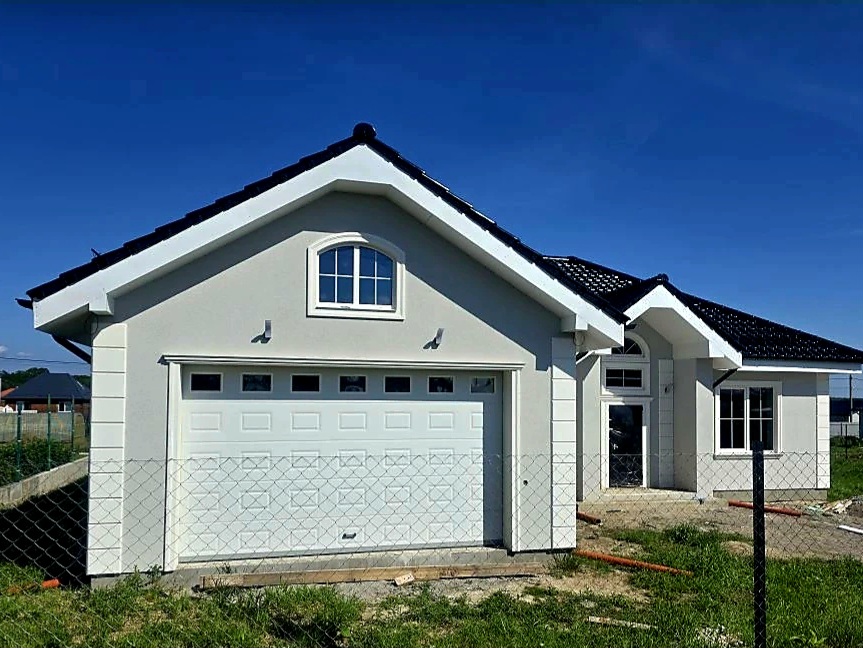 Секционные ворота DoorHan в Кургане с установкой