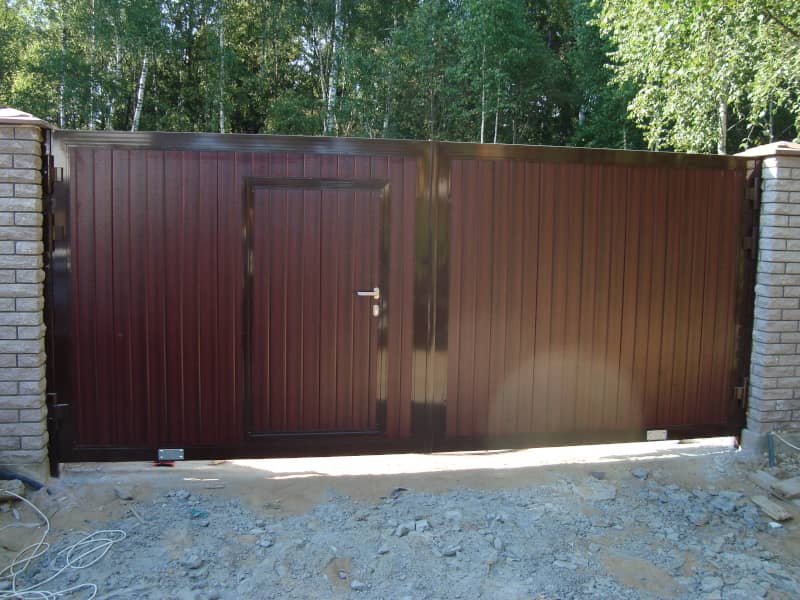 Уличные ворота DoorHan в Кургане с установкой